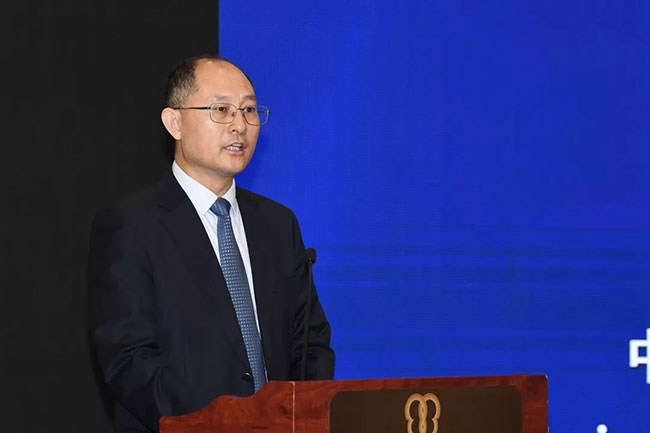 第十屆紐黑文學派國際學術會議,國際會議同聲傳譯,國際會議同聲翻譯盧鵬起致辭.jpg