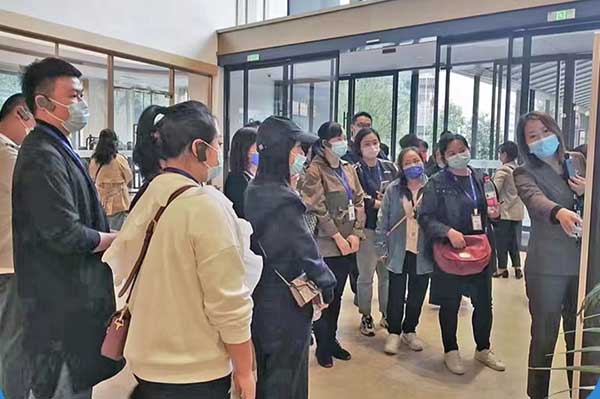 杭州研學旅行講解器出租賃公司,一對多解說話筒出租.jpg