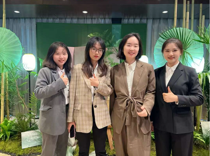 商務陪同口譯翻譯服務.jpg